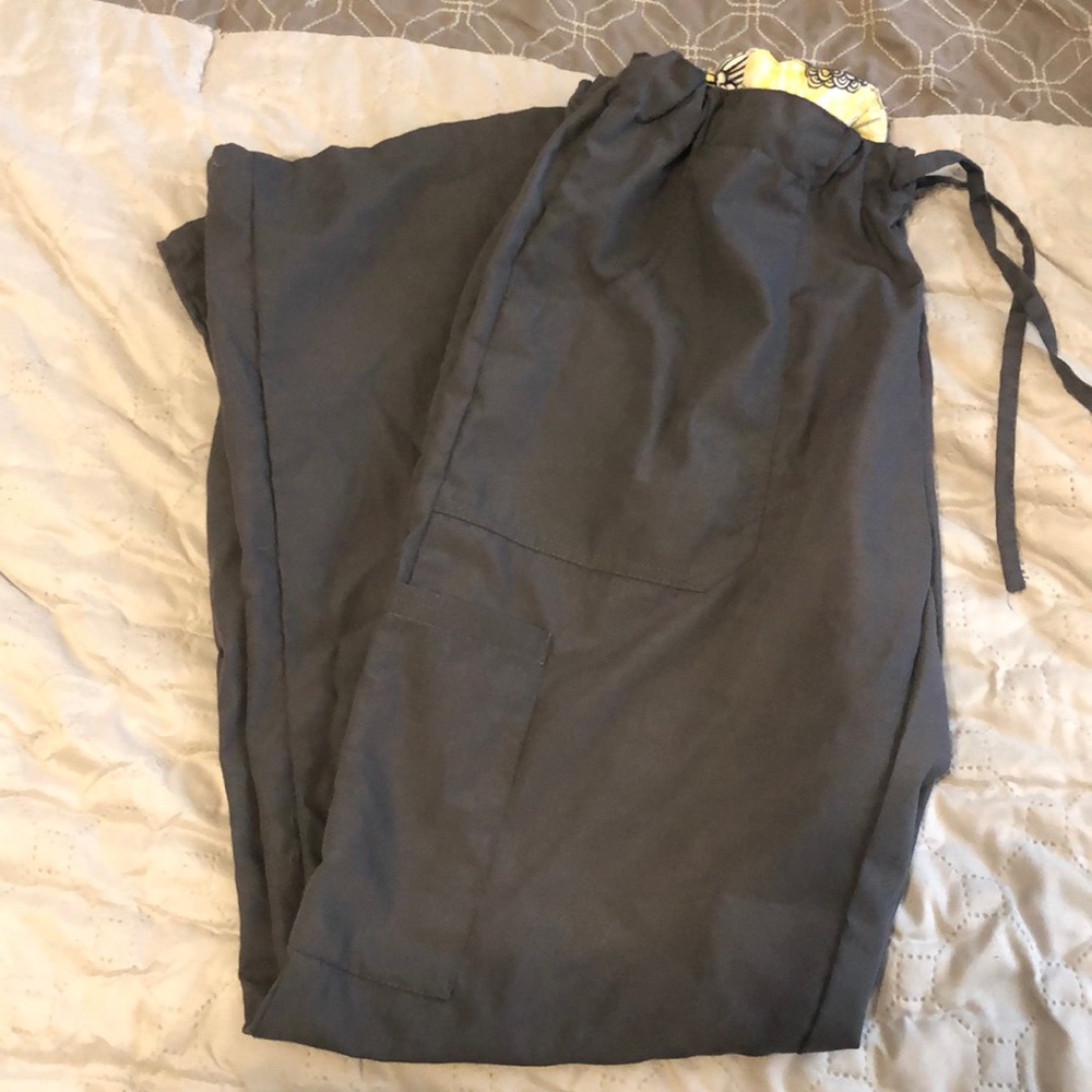 Grey scrub pants never worn